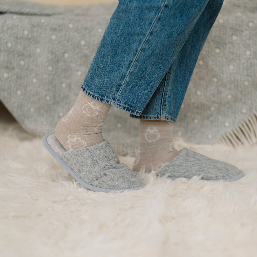 Merino wool slippers Marble at home